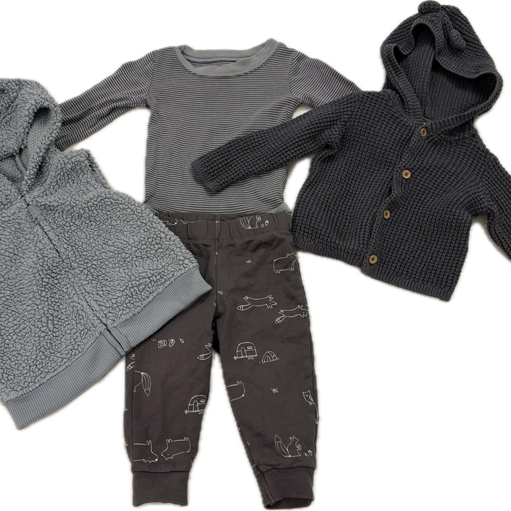 Carter's matching set baby boy, bundle of 4 pieces, 9m, EUC